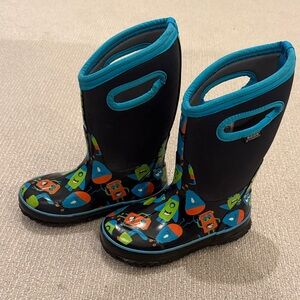 BOGS kids snow/rain boots size 13